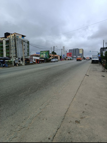 zone4-rue-du-canal-un-superbe-terrain-de-1700m2-en-vente-big-0