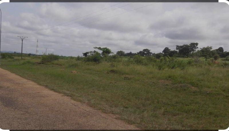 terrain-a-yamoussoukro-big-0