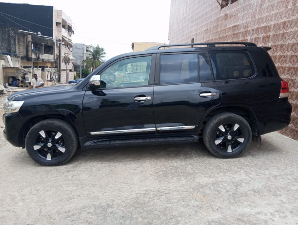 toyota-v8-en-location-big-1