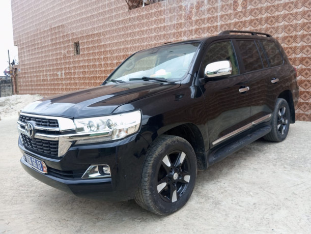 toyota-v8-en-location-big-0