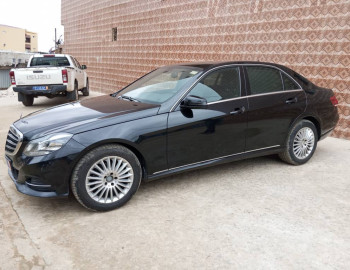 MERCEDES BERLINE A LOUER