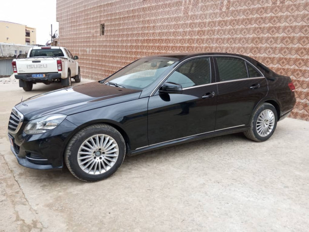 mercedes-berline-a-louer-big-0