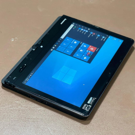 pc-tablette-lenovo-tactile-core-i3-225-0747912023-big-2