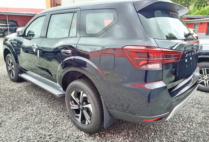 nissan-xterra-platinum-big-3