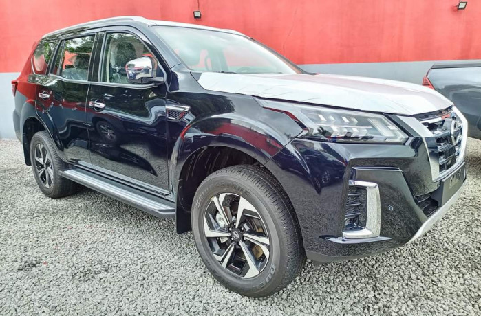 nissan-xterra-platinum-big-0