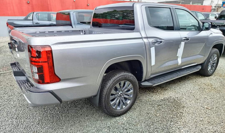 mitsubishi-l200-sportero-2024-big-3