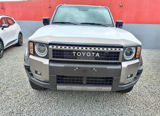 toyota-land-cruiser-prado-big-4