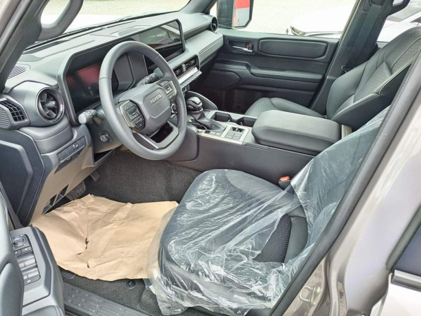 toyota-land-cruiser-prado-big-3