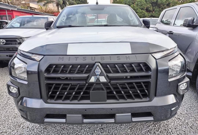 mitsubishi-l200-big-0