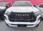 toyota-hilux-gr-sport-small-2