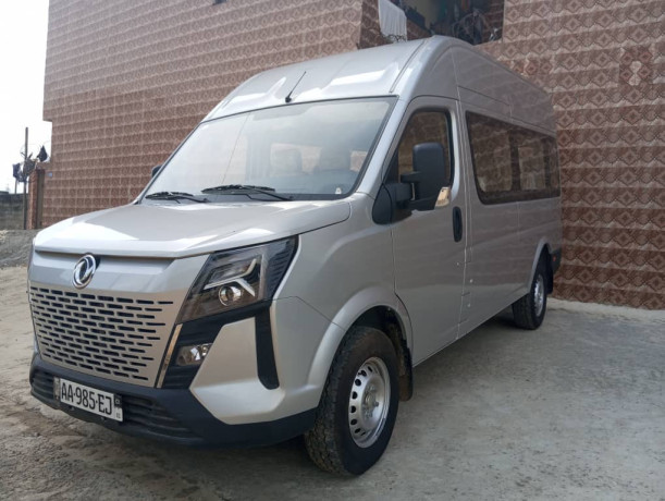 mini-bus-neuf-2024-de-15-places-a-louer-big-2