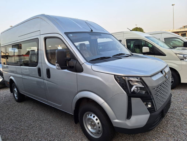 mini-bus-neuf-2024-de-15-places-a-louer-big-0