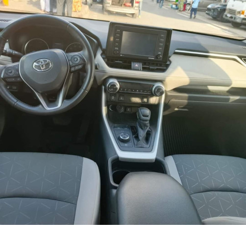 toyota-rav4-hybrid-big-1