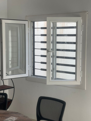 fenetre-ouvrante-a-la-francaise-pvc-et-aluminium-big-1