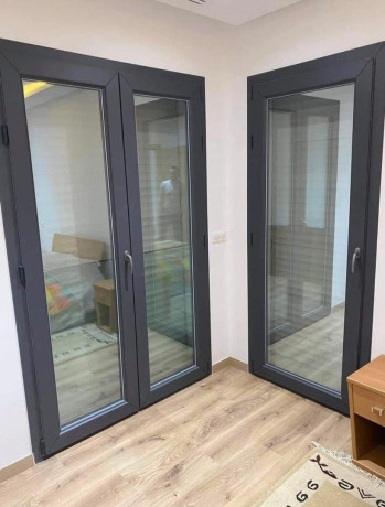 porte-ouvrante-a-la-francaise-pvc-et-aluminium-big-0