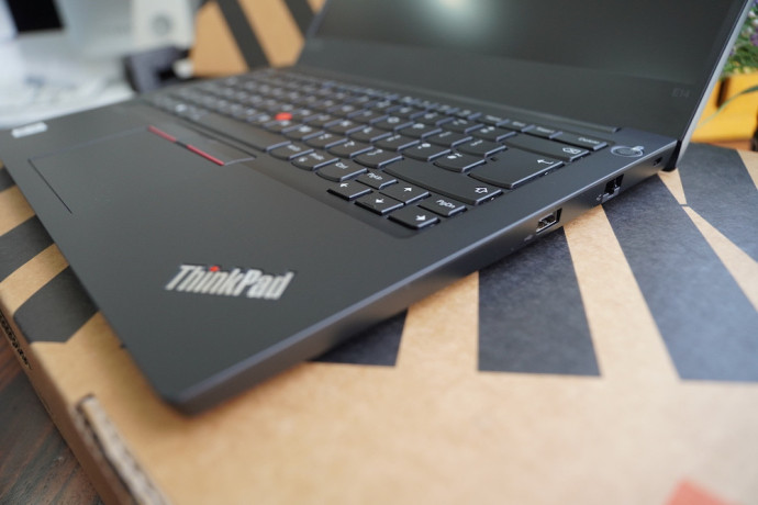 lenovo-thinkpad-core-i3-10e-generation-0747912023-big-3