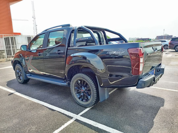 isuzu-x-rider-2021-big-4