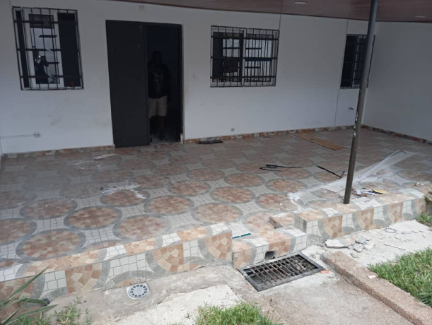 a-louer-villa-basse-4-pieces-a-cocody-2-plateaux-macaci-big-0