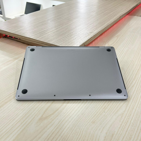 macbook-pro-2017-core-i5-super-propre-big-1