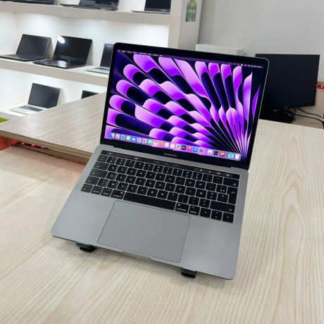macbook-pro-2017-core-i5-super-propre-big-2