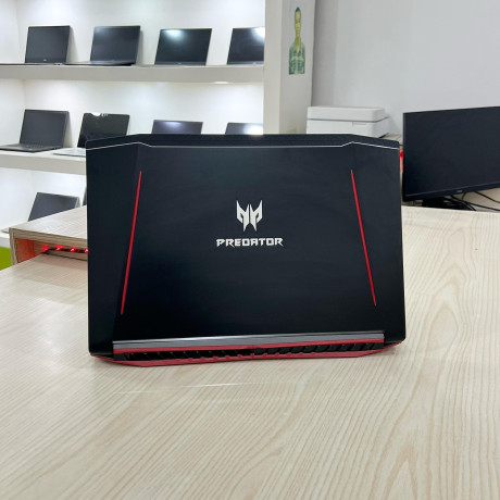 acer-predator-core-i7-th-gen-encore-neuf-big-1