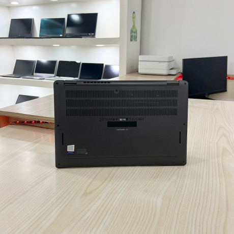 dell-latitude-7410-core-i7-10th-generation-pliable-big-4