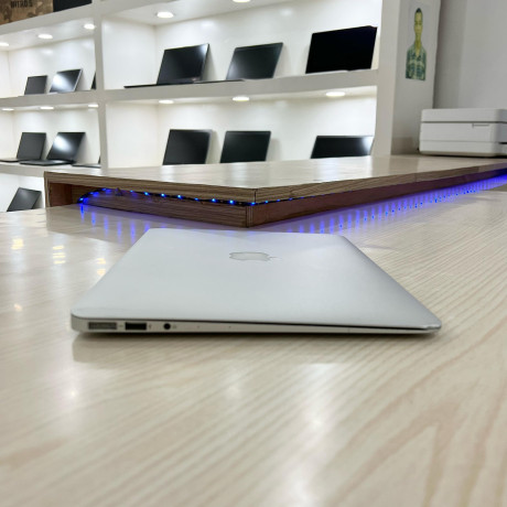 mackbook-air-2013-neuf-dans-carton-4g-ram-128g-ssd-disk-dur-big-3