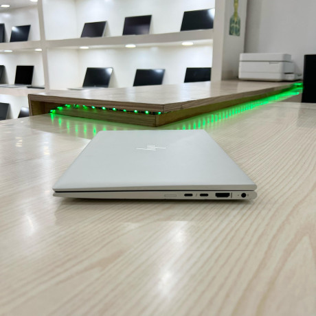 hp-elitebook-830-g7-core-i7-10th-gen-ecran-tactile-big-2