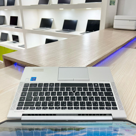 hp-elitebook-840-g8-core-i5-11th-gen-ecran-tactile-16g-ram-256g-ssd-disk-dur-big-2
