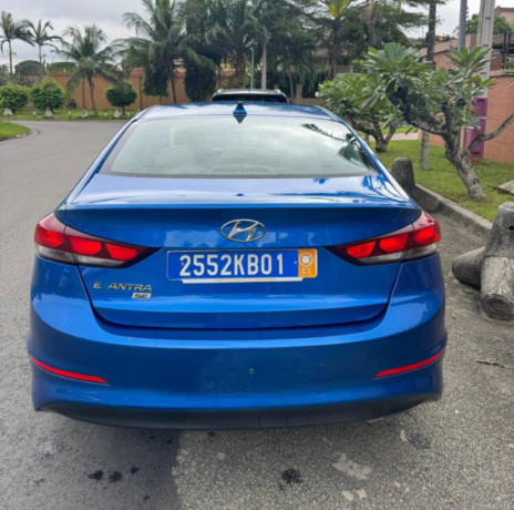hyundai-elantra-en-vente-big-3
