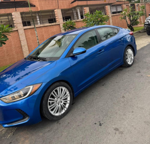 hyundai-elantra-en-vente-big-1