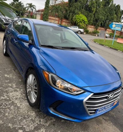 hyundai-elantra-en-vente-big-2