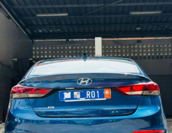 Hyundai Elantra en vente