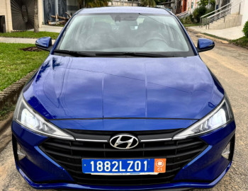 Hyundai Elantra en vente