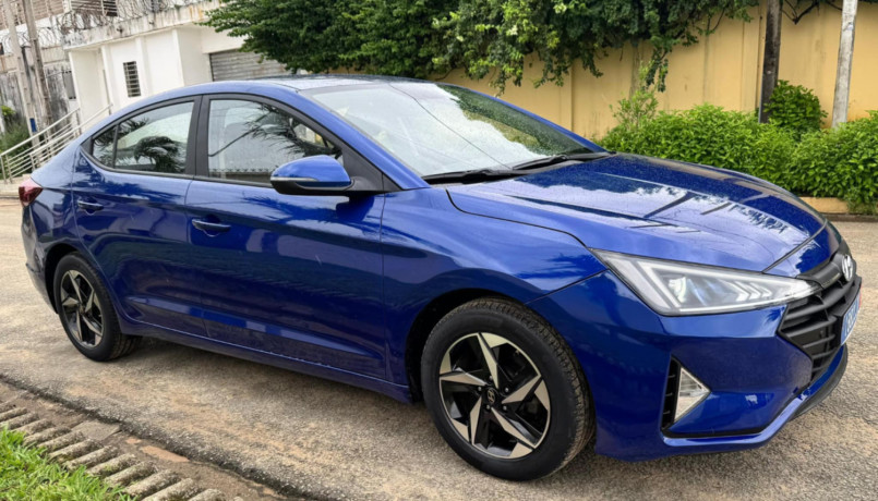 hyundai-elantra-en-vente-big-2