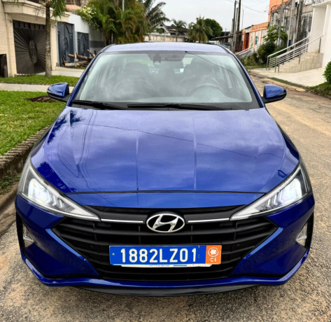 hyundai-elantra-en-vente-big-0