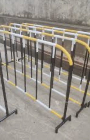 confection-et-vente-de-barriere-de-securite-big-1