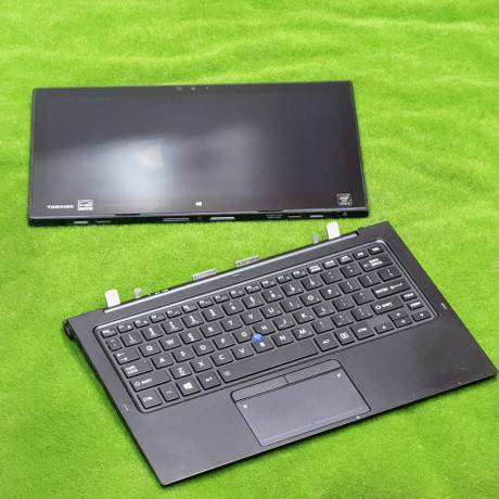 promo-toshiba-core-i5-tactile-avec-clavier-detachable-0747912023-big-4