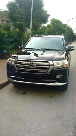 location-toyota-land-cruiser-big-0