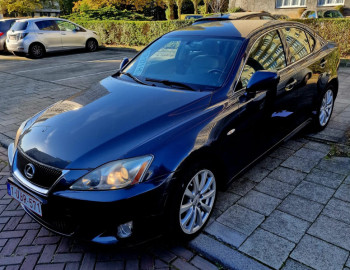LEXUS IS200D en vente