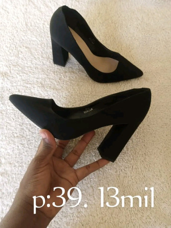 vos-chaussures-friperie-a-vendre-big-3