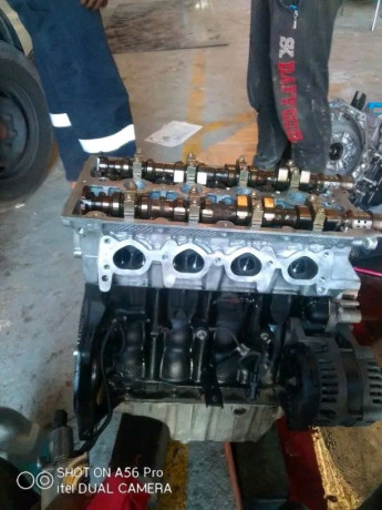 mecanicien-auto-multimarques-competent-disponible-big-2