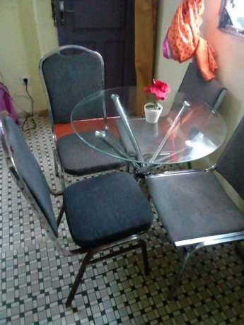 je-vide-cette-salle-a-manger-big-0