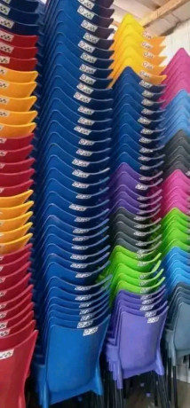 des-salles-a-manger-en-plastique-de-tres-bonne-qualite-big-0