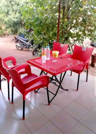 des-salles-a-manger-en-plastique-de-tres-bonne-qualite-big-1