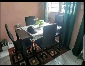 Salle à manger en vide grenier