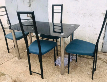 Salle à manger en état au prix cadeau