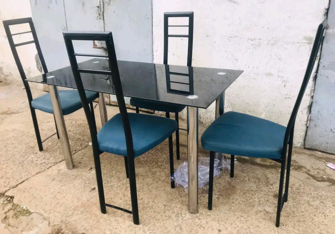 salle-a-manger-en-etat-au-prix-cadeau-big-0