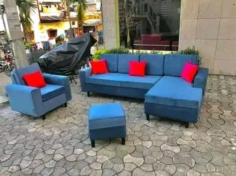 des-meubles-de-qualite-en-fabrication-locale-big-3