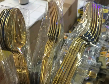 Fourchette en or et plat à vendre